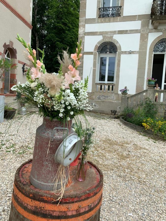 Le Chateau De Monthureux Le Sec Eksteriør billede